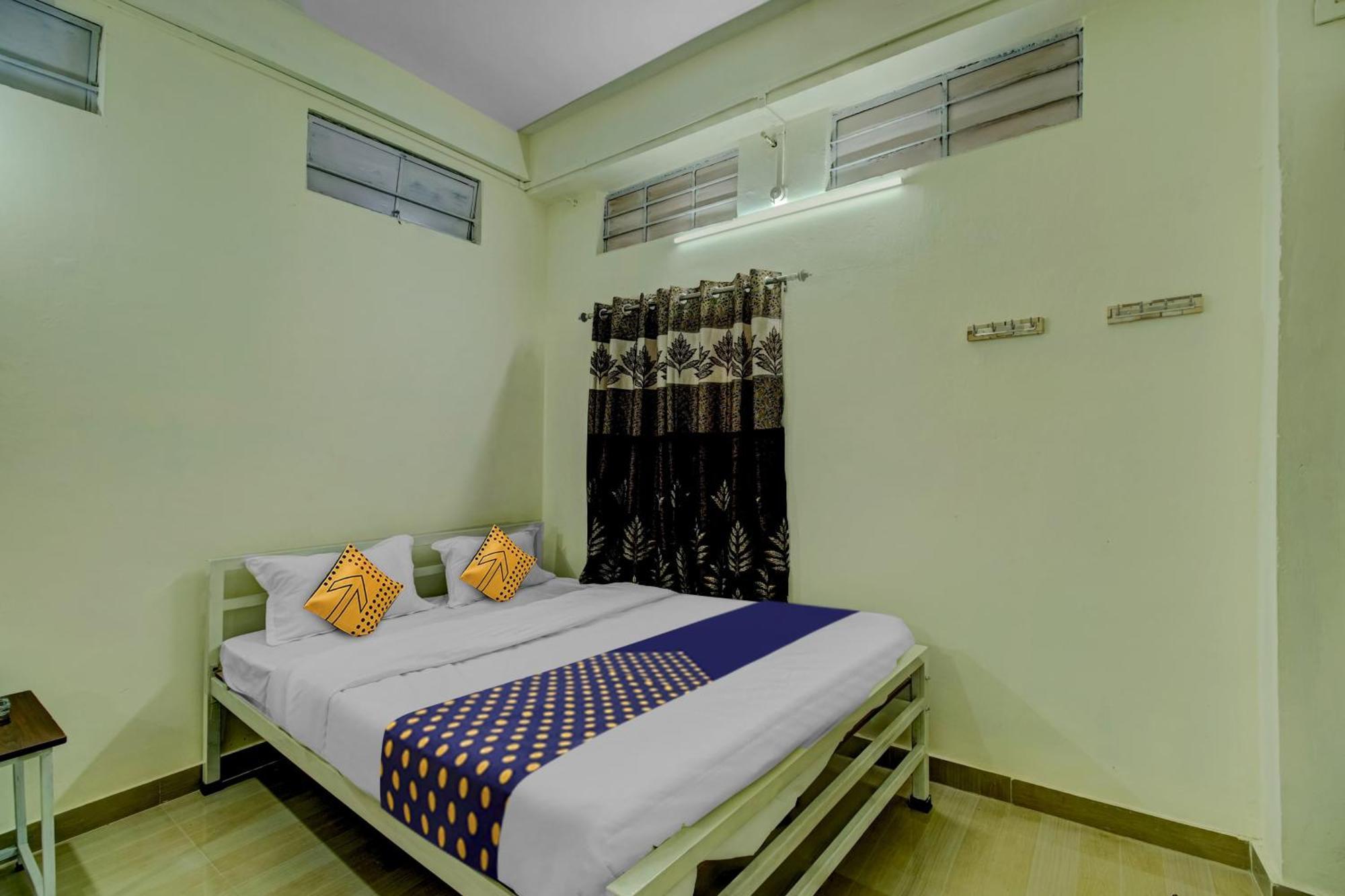 Spot On Rainbow Lodge Ґувахаті Екстер'єр фото