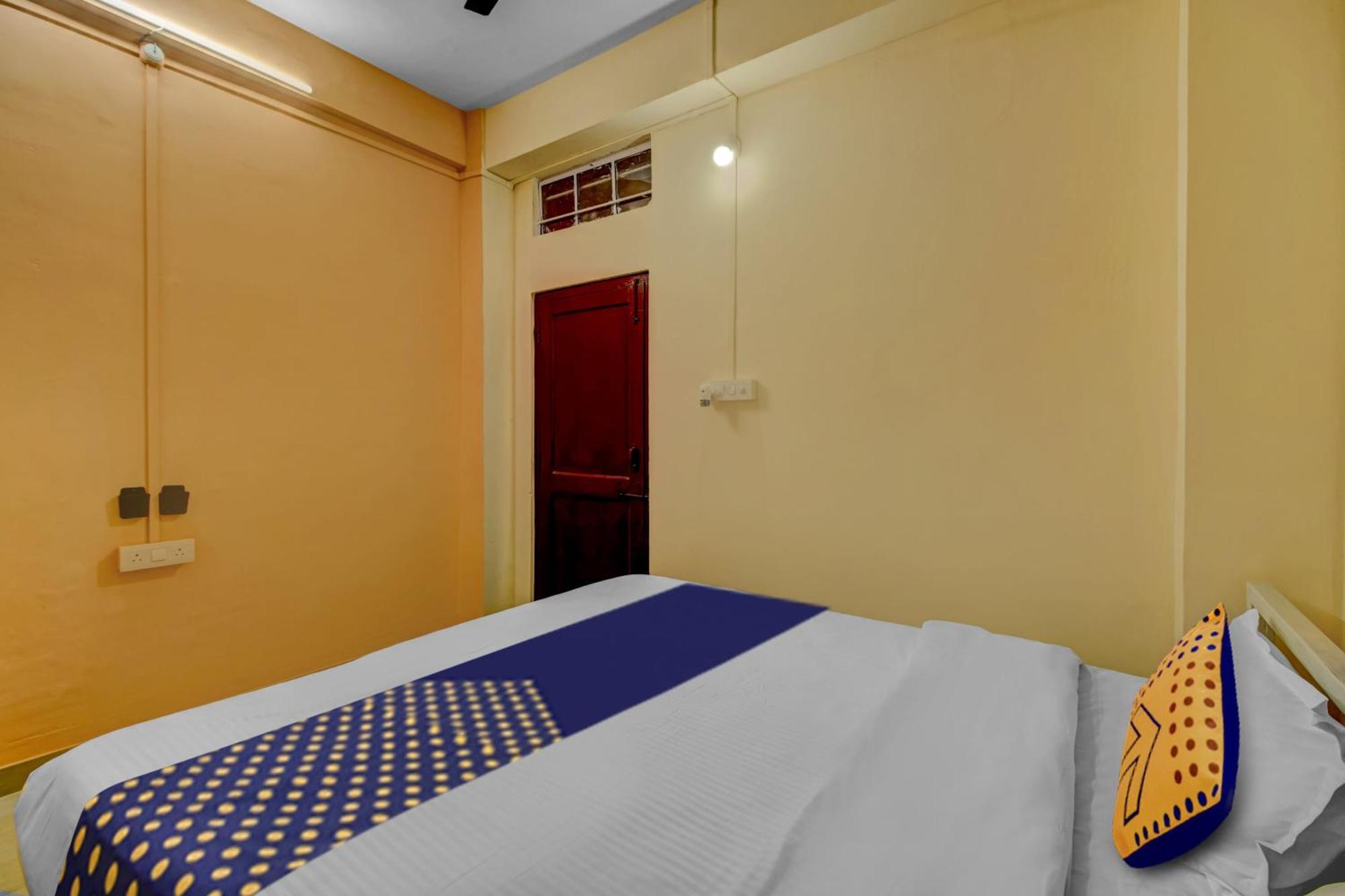 Spot On Rainbow Lodge Ґувахаті Екстер'єр фото