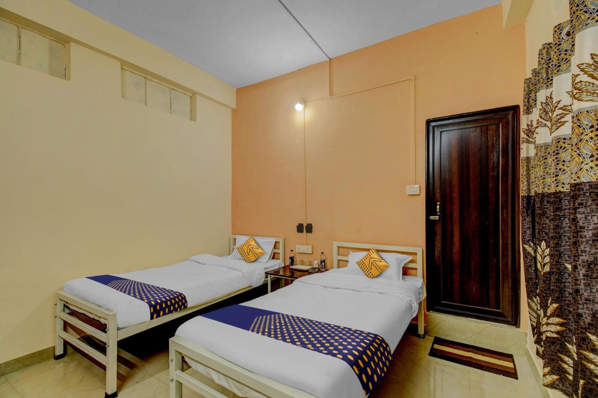 Spot On Rainbow Lodge Ґувахаті Екстер'єр фото