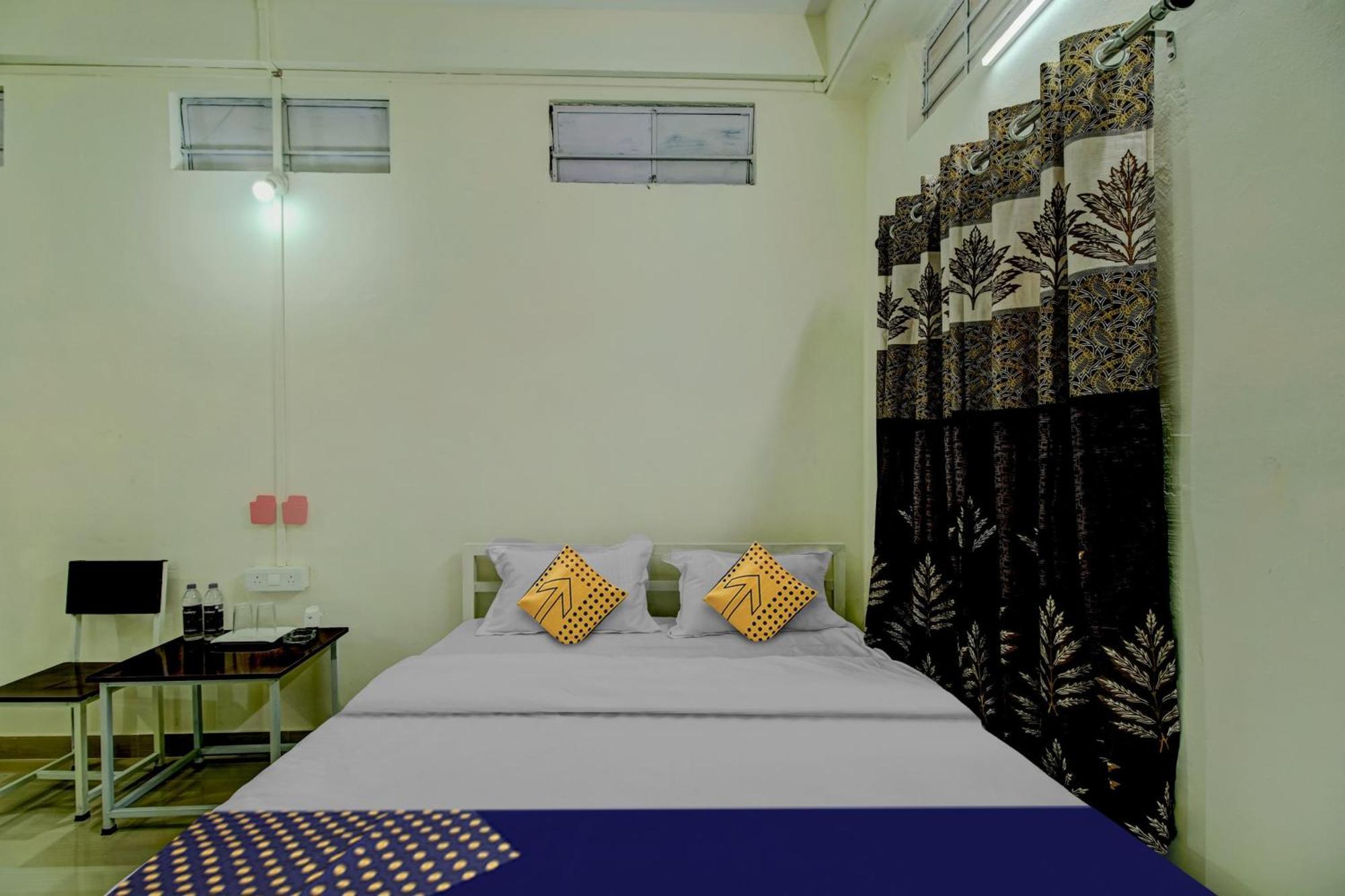 Spot On Rainbow Lodge Ґувахаті Екстер'єр фото