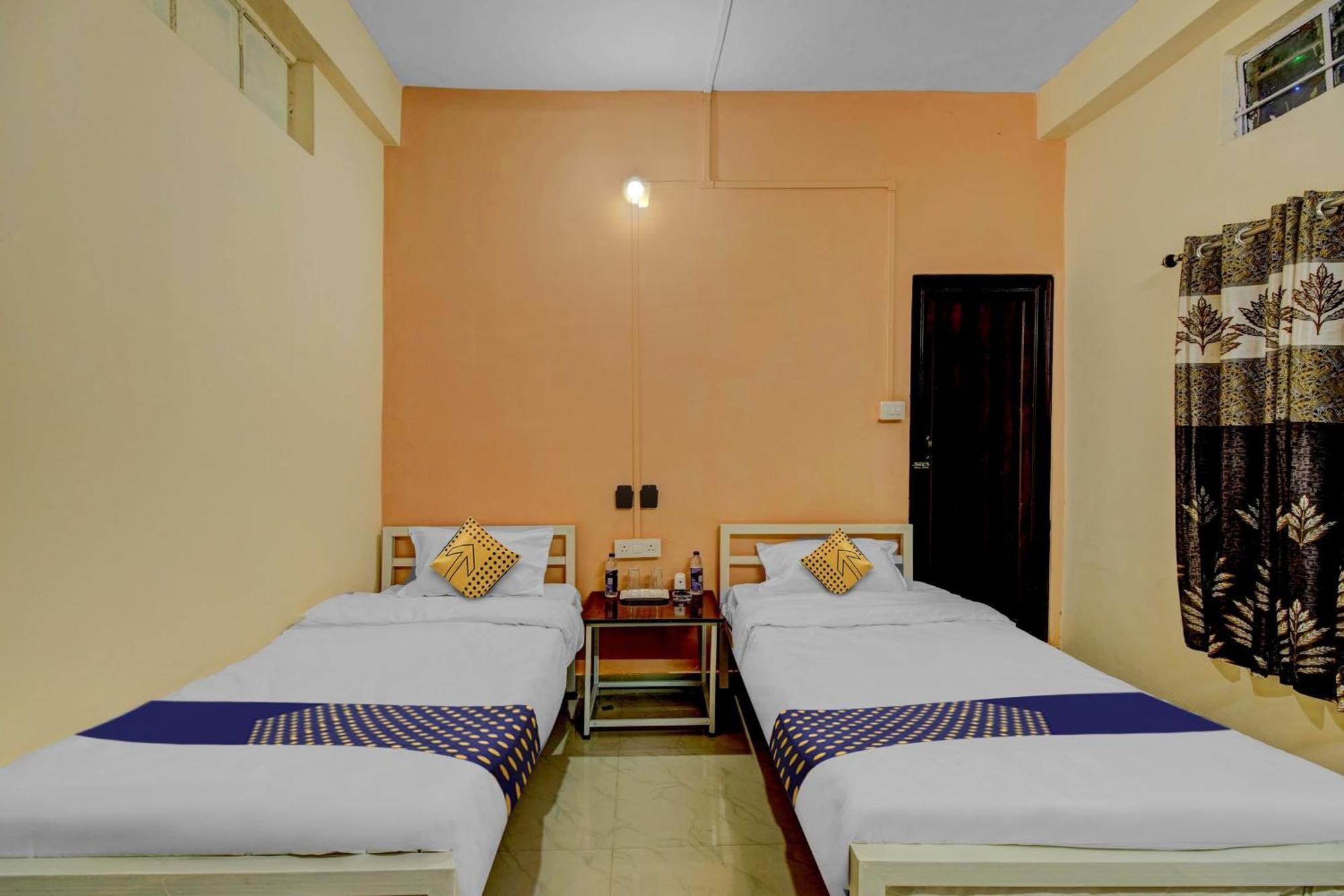 Spot On Rainbow Lodge Ґувахаті Екстер'єр фото